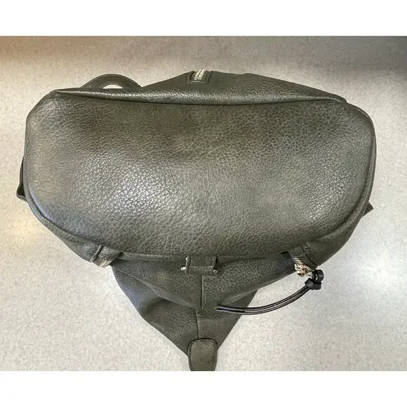 Sondra Roberts Squared Pebbled Green Backpack Bag Purse Casual Vegan Leather EUC - Picture 8 of 12
